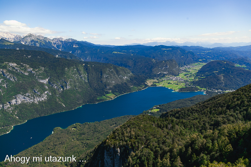 Szlovénia látnivalók - úton felfelé bohinj tó madártávlatból - szlovénia